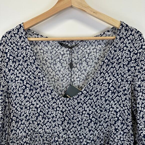 COZY Blue And White Floral V Neck Shift Dress Womens Size Large NWT Lightweight - Picture 2 of 15